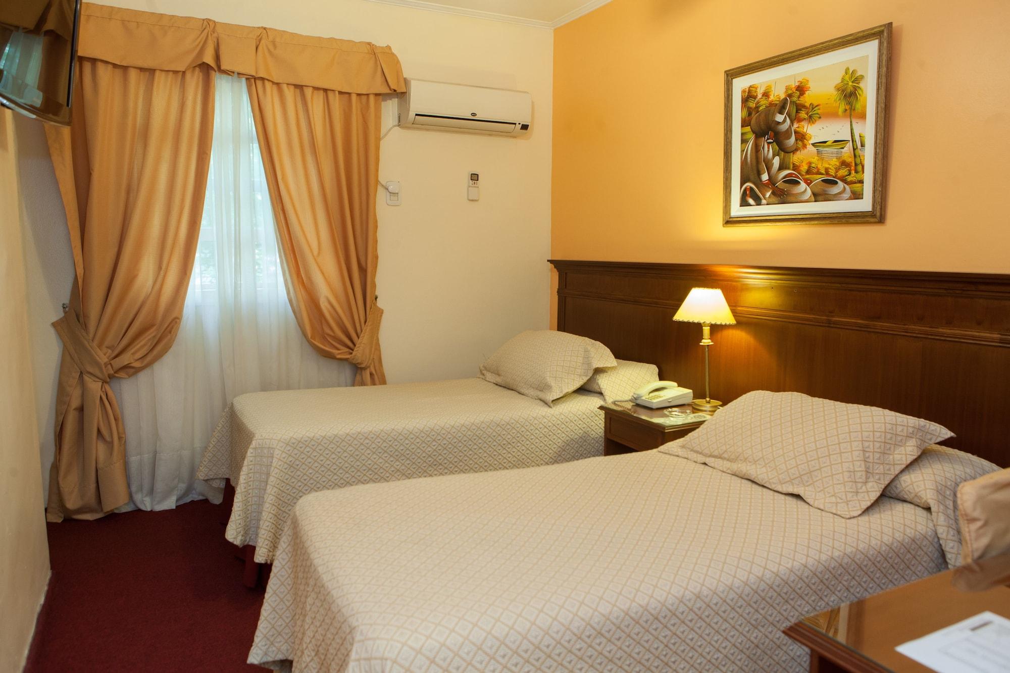 Ritz Hotel Mendoza Bagian luar foto