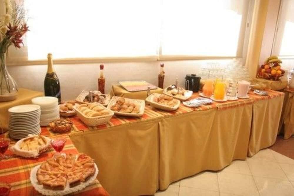 Ritz Hotel Mendoza Bagian luar foto