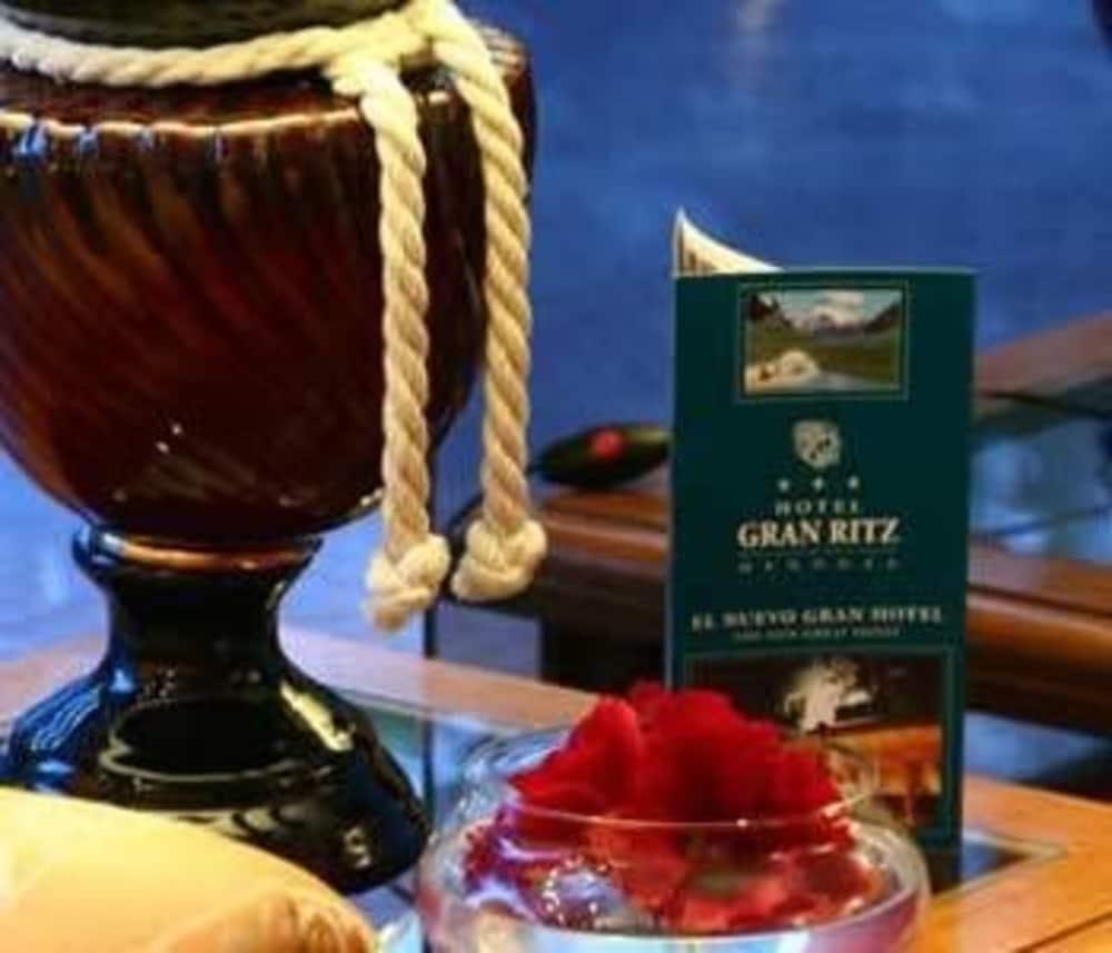 Ritz Hotel Mendoza Bagian luar foto