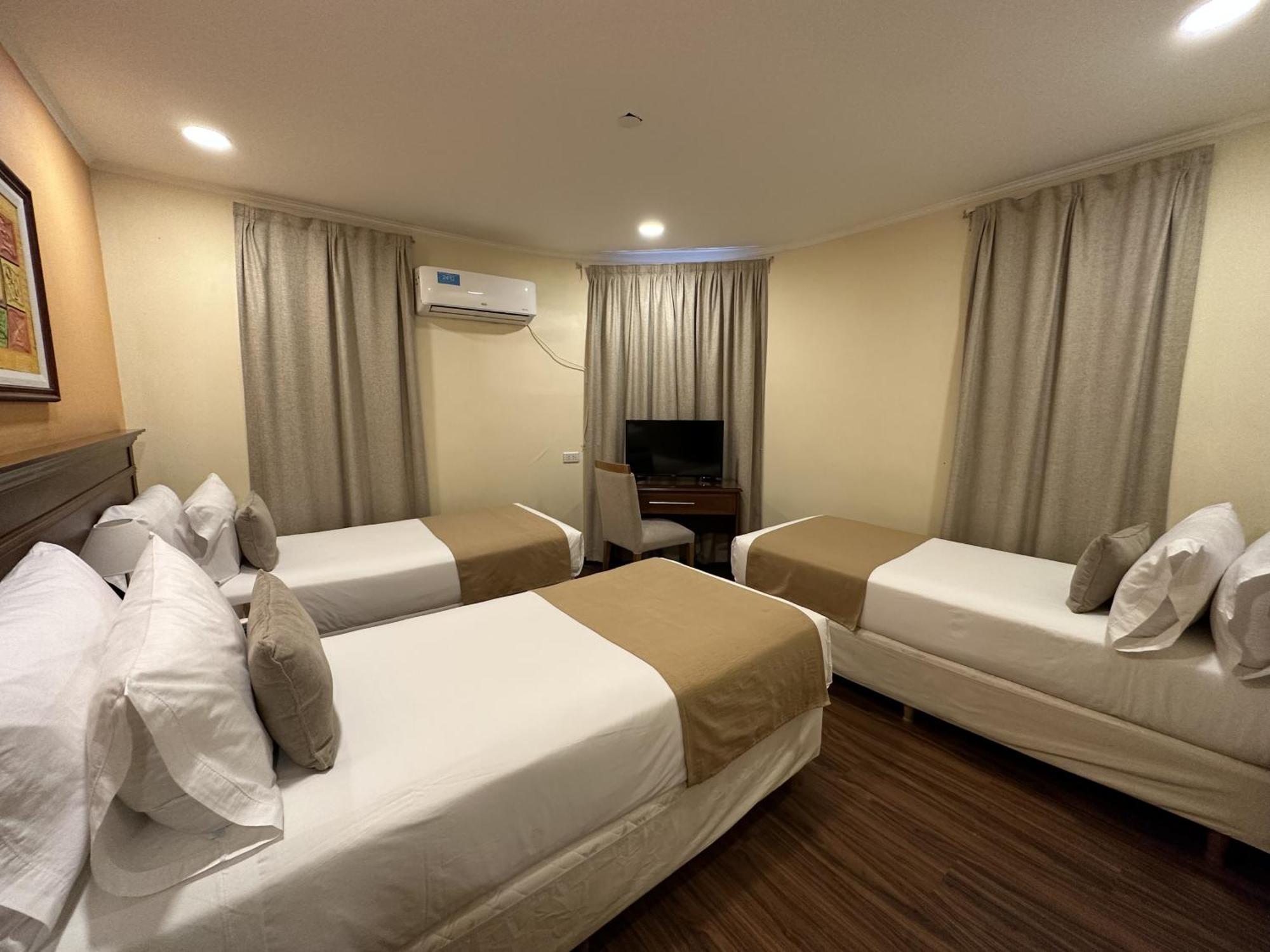 Ritz Hotel Mendoza Bagian luar foto