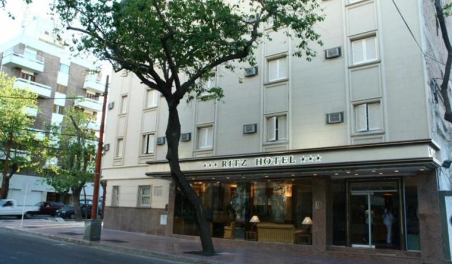 Ritz Hotel Mendoza Bagian luar foto